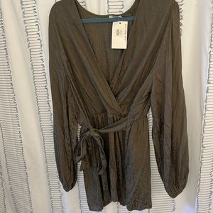 Wrap detailed green leopard top. Size 2X NWT from Oddi